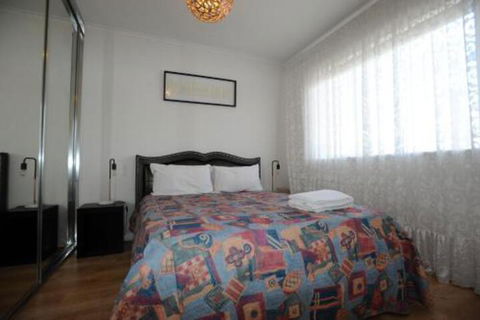 Glenelg Holiday Apartments The Broadway - New South Wales Tourism  3