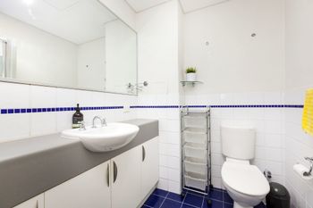 Stylish Inner City Apartment - New South Wales Tourism  2