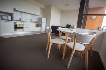 Watt Street 1 BR Apartment W Ocean Views - New South Wales Tourism  6