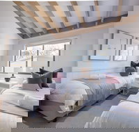 Discobulous 7 - New South Wales Tourism 