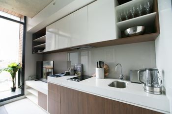 Spacious Apartment Close To Melbourne CBD - New South Wales Tourism  1