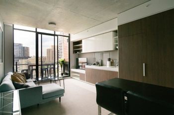 Spacious Apartment Close To Melbourne CBD - New South Wales Tourism  6