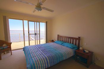 Luxury Waterfront House - New South Wales Tourism  4
