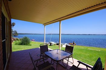 Luxury Waterfront House - New South Wales Tourism  6