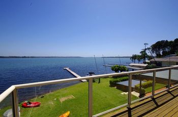 Luxury Waterfront House - New South Wales Tourism  5