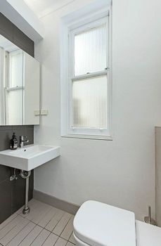 Spacious One Bedroom Heart Of Potts Point H333 - New South Wales Tourism  3