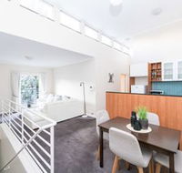 2 Bedroom Balcony Terrace near Kings Cross