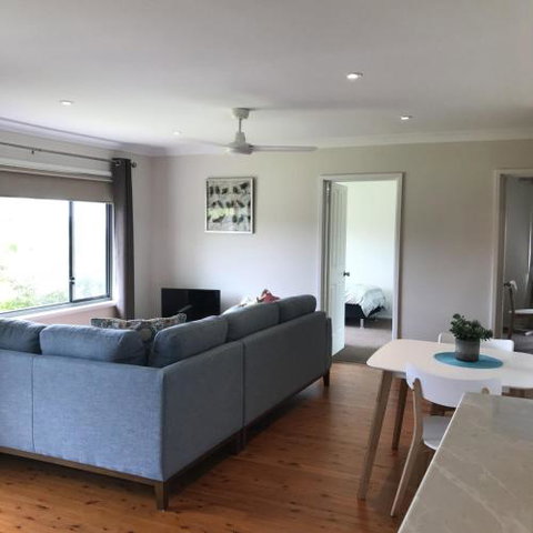 WAVES At MOLLYMOOK - New South Wales Tourism  2