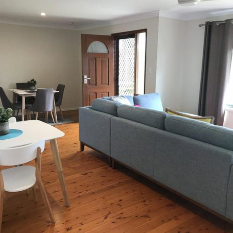 WAVES At MOLLYMOOK - New South Wales Tourism  1