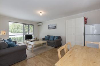 Claremont Apartment Number 6 - New South Wales Tourism  6