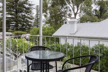 Claremont Apartment Number 6 - New South Wales Tourism  1