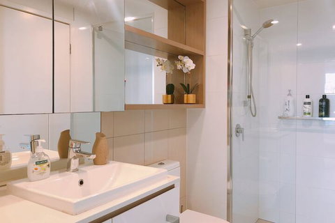 St.Tropez Apartment - New South Wales Tourism  2