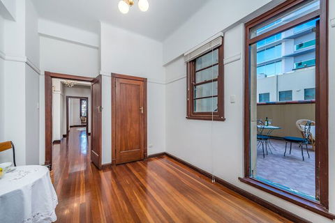 Art Deco Luxury On Elizabeth Quay - New South Wales Tourism  3