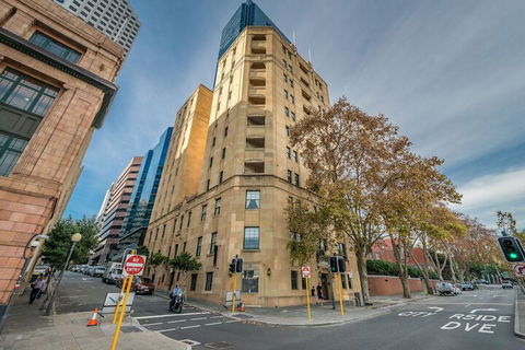 Art Deco Luxury On Elizabeth Quay - New South Wales Tourism  1