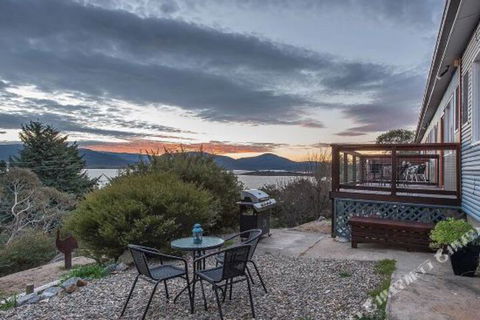 East Lake Travellers Lodge - New South Wales Tourism  0
