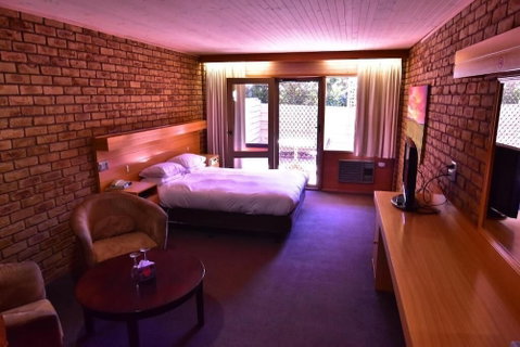 Flinders Cove Motor Inn - New South Wales Tourism  2