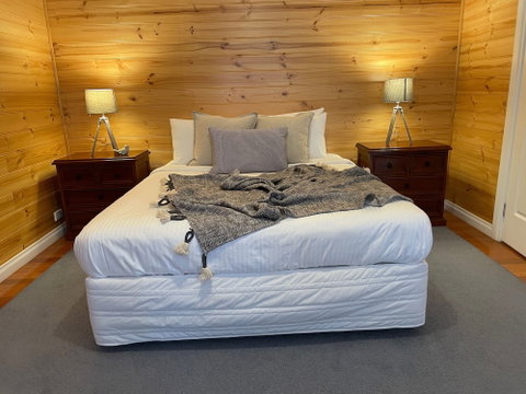 Dunes - Elegant Beach Villa With Huge Swim Spa - New South Wales Tourism  3