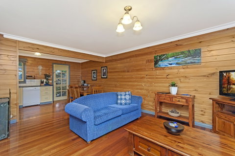 Dunes - Elegant Beach Villa With Huge Swim Spa - New South Wales Tourism  4