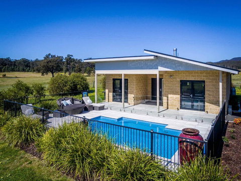 Mandalay Villas - Villa 2 - New South Wales Tourism  3