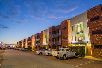 Best Western Plus Ascot Serviced Apartments - New South Wales Tourism  1