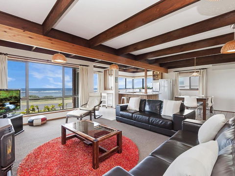 Swimmers Rest - Uninterrupted Panoramic Ocean Views - 1 Bedroom - New South Wales Tourism  1