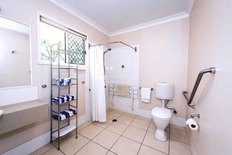 Cypress Pines Studio Villas - New South Wales Tourism  1