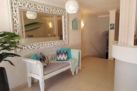 Surfers Chalet - New South Wales Tourism  1