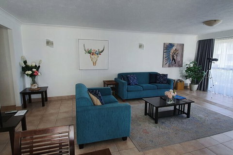 Surfers Chalet - New South Wales Tourism  5