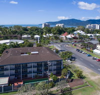 Cairns Holiday Lodge - New South Wales Tourism 