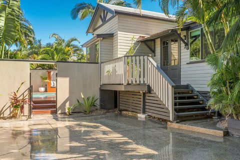 A PERFECT STAY - 3 Little Pigs - New South Wales Tourism  1