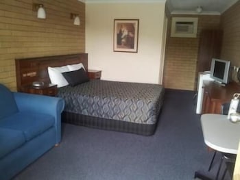 Chermside Motor Inn - New South Wales Tourism  1