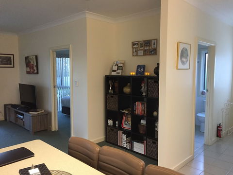 Lyreen's Apartment B&B - New South Wales Tourism  6