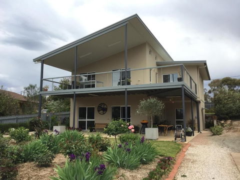Lyreen's Apartment B&B - New South Wales Tourism  1
