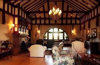Petersons Armidale Winery & Guesthouse - New South Wales Tourism  4
