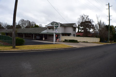 Acacia Motor Inn Armidale - New South Wales Tourism  1