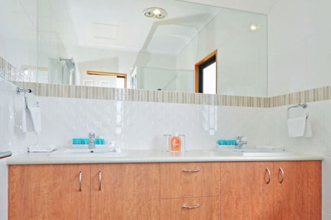 Sensational Heights Bed & Breakfast - New South Wales Tourism  7