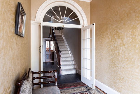 Fitzpatrick's Inn - New South Wales Tourism  2