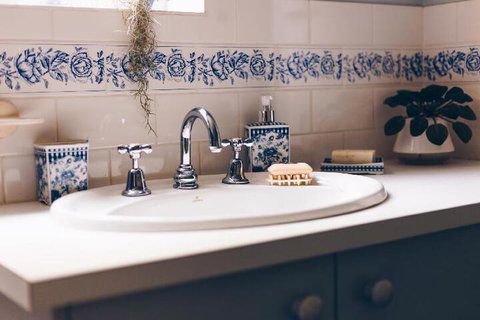 Strathbourne Accommodation Hamilton House - New South Wales Tourism  5