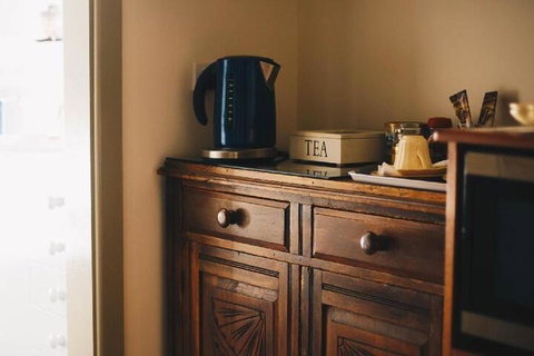 Strathbourne Accommodation Hamilton House - New South Wales Tourism  4