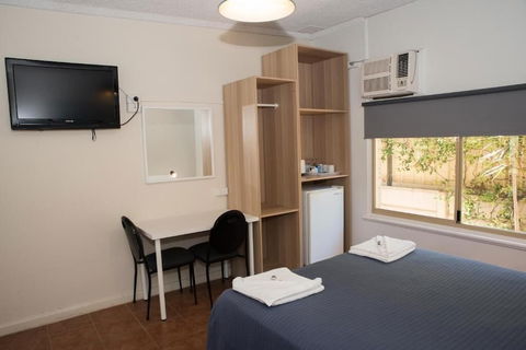 Jurien Bay Hotel - New South Wales Tourism  3