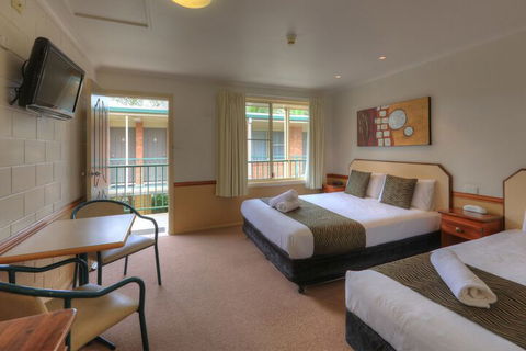 Bent Street Motor Inn - New South Wales Tourism  7
