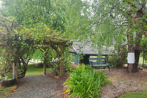 Glenbrook House And Cottage - New South Wales Tourism  2