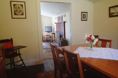 Glenbrook House And Cottage - New South Wales Tourism  6