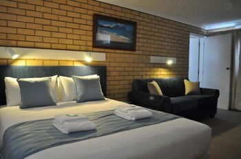 Edgewater Motel Ulladulla - New South Wales Tourism  6