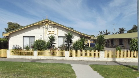 Lakes Entrance Holiday Units - New South Wales Tourism  0