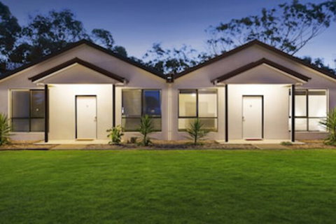 A1 Motels Port Fairy Motel And Apartments - New South Wales Tourism  0