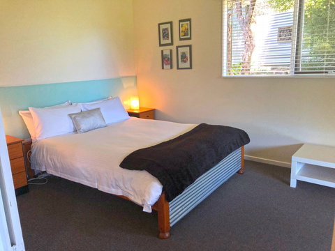 Valley Farm Vineyard Cottages - New South Wales Tourism  5