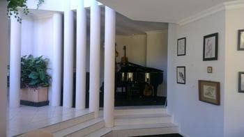 The Vines Avenue Guesthouse - New South Wales Tourism  0