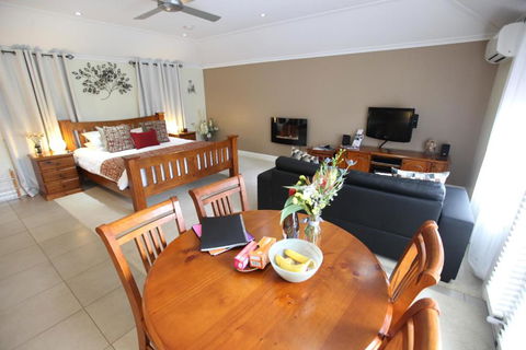 One Tree Bed & Breakfast - New South Wales Tourism  1