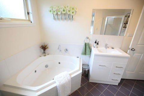 One Tree Bed & Breakfast - New South Wales Tourism  4